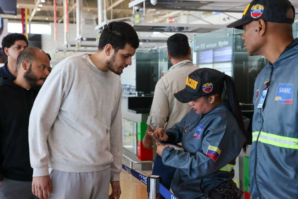 Migrante venezolano regresando a su Patria