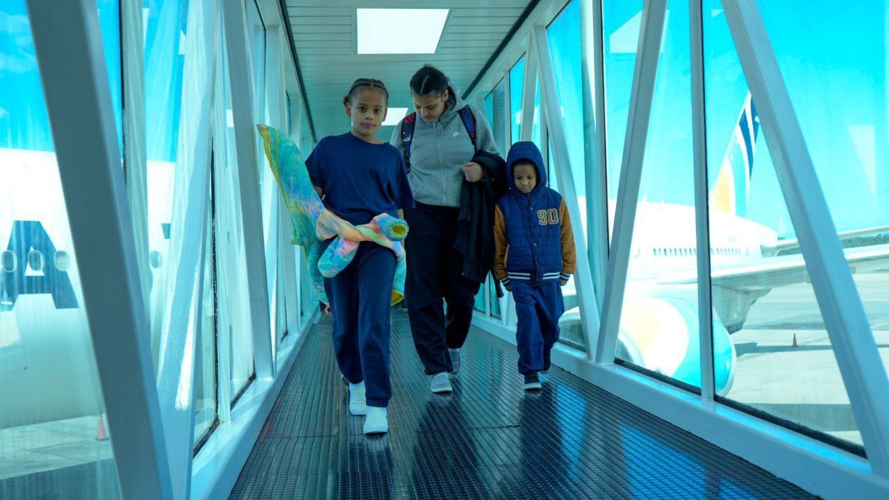 Vuelta a la Patria Niños repatriadoas desde los Estados Unidos llegan a Venezuela con la Gran Misión Vuelta a la Patria